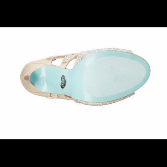 Betsey Johnson Blue Collection - Picture 4 of 6